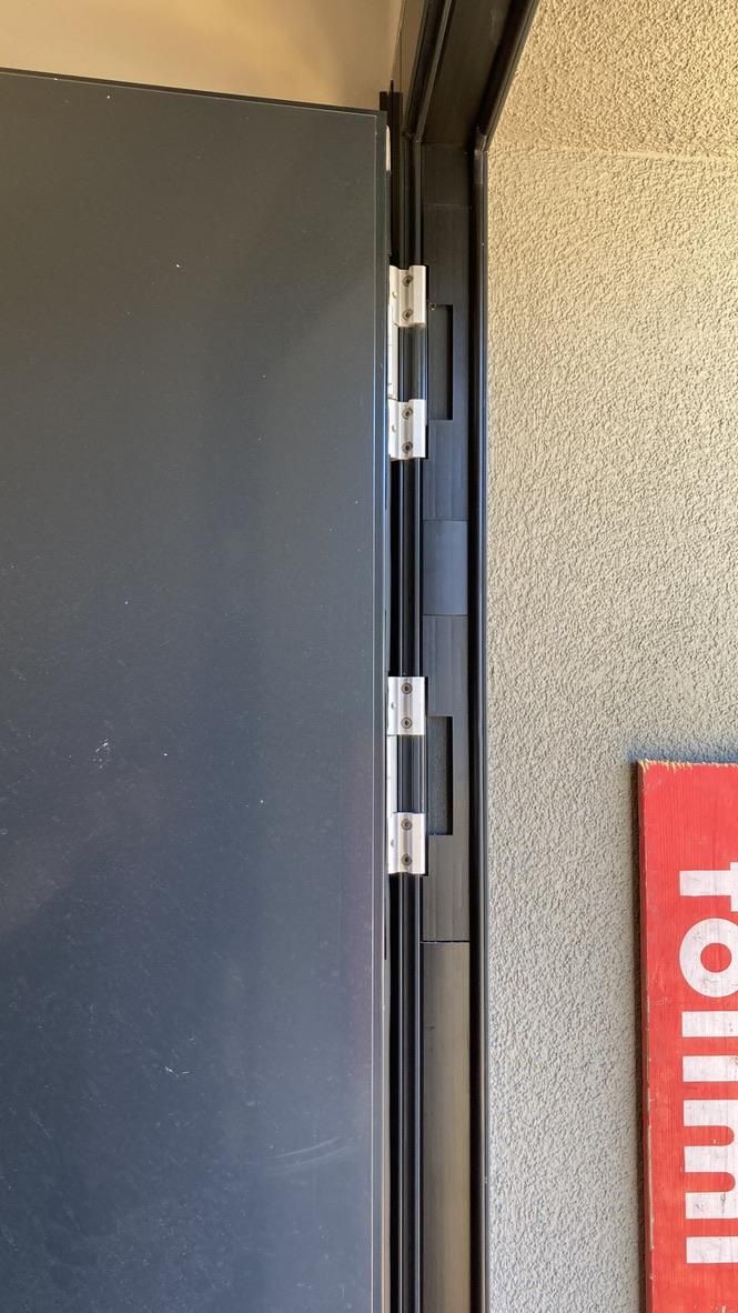 Porte: Metall Eingangstüre RC3 – Usato da Zürich venduto da morgarten 2