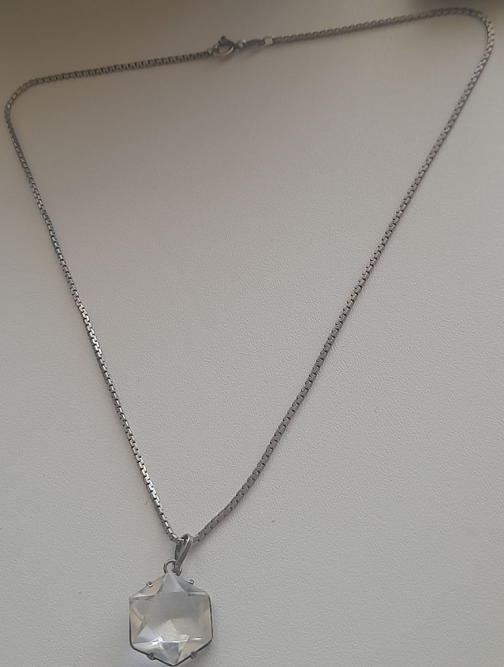 Colliers: Collier en argent 925,et Cristal.  – D'occasion à Lausanne par Glam-Luxe 1