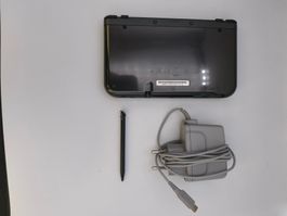 Nintendo New 3DS XL in Schwarz - Top Zustand