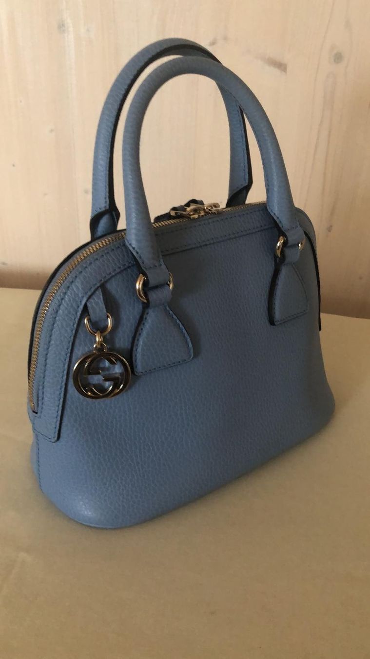 Gucci Borse da donna: Süsses Leder Täschli Gucci hellblau mit Schultergurt – Nuovo (secondo la descrizione) da Bern venduto da bal_lbx9
