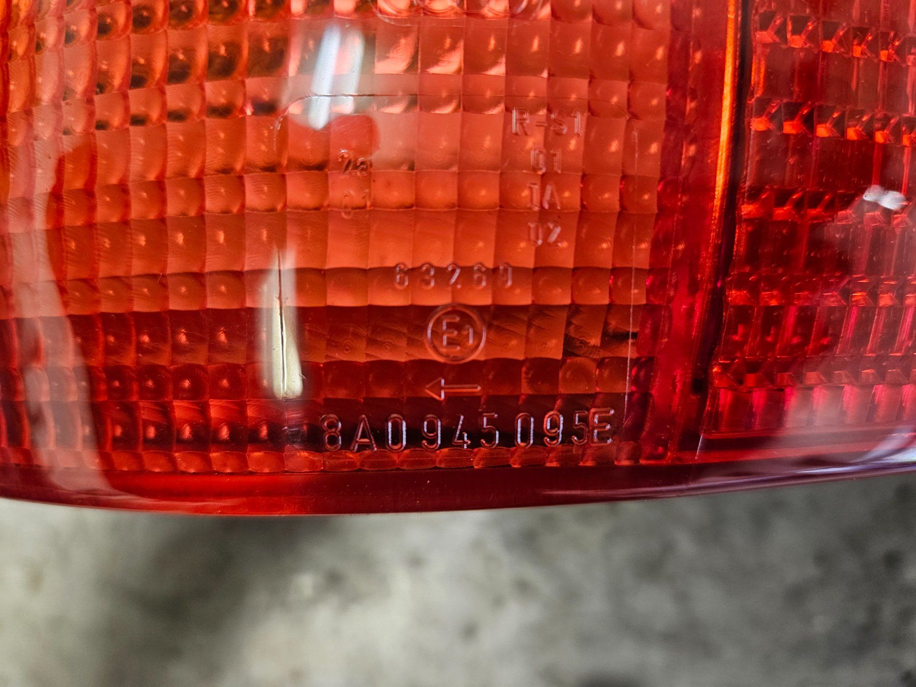 Audi Tutti pezzi di ricambio auto: Audi Schlussleuchte 8A0945095E – Nuovo (secondo la descrizione) da Küsnacht venduto da swisshotrod 2