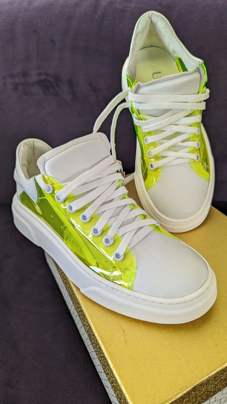 Scarpe da donna: Schuhe Sneakers Gr.36 mit durchschnittlichem Element. – Nuovo (secondo la descrizione) da Winterthur venduto da losa_p966 1
