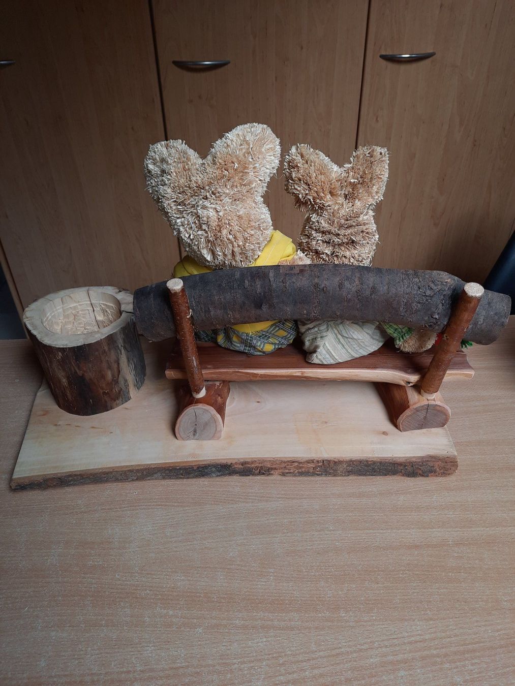 Tutte le decorazioni: Osterhasen auf Holzbank, Deko gross – Usato da Greppen venduto da and_l7vc 2