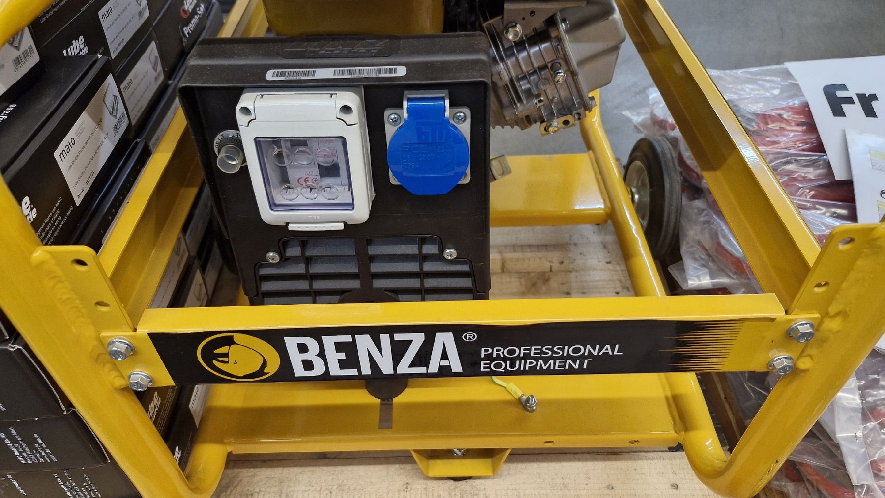 Generatori di corrente: Benzin Generator – Nuovo (secondo la descrizione) da Leuzigen venduto da Huski701 1