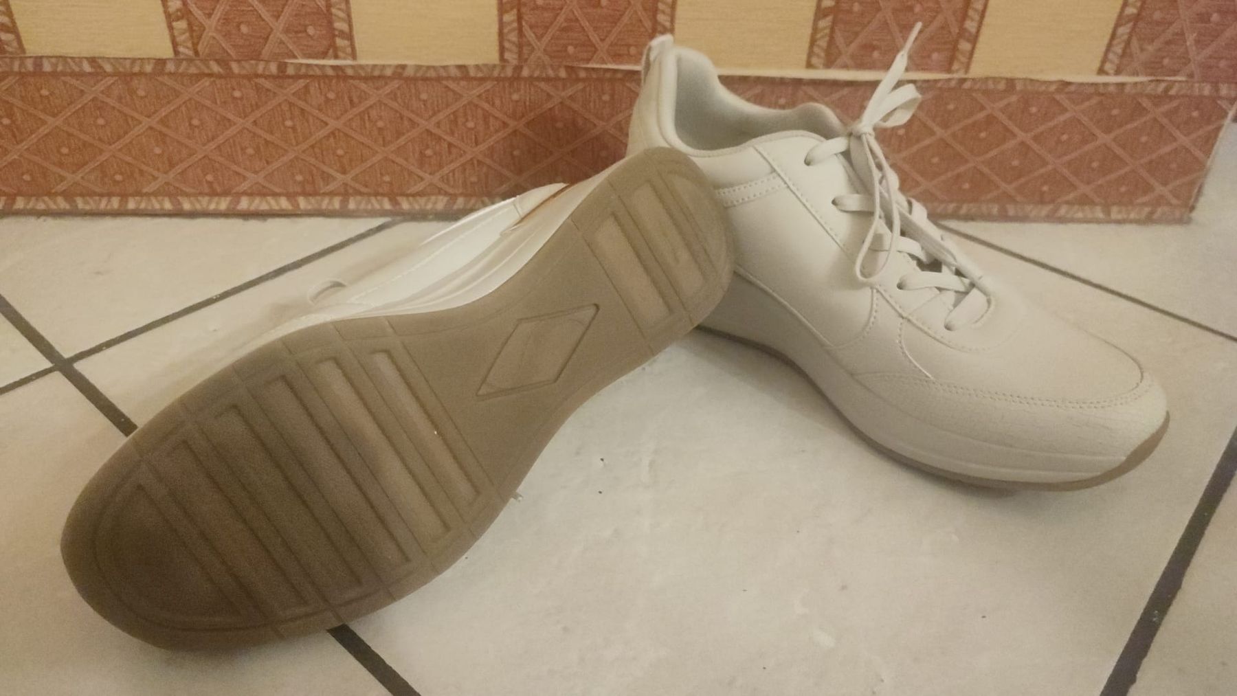 Skechers Scarpe da donna: Skechers Damenschuhe weiss grösse 41 – Nuovo (secondo la descrizione) da Münsingen venduto da pas_82kk 2