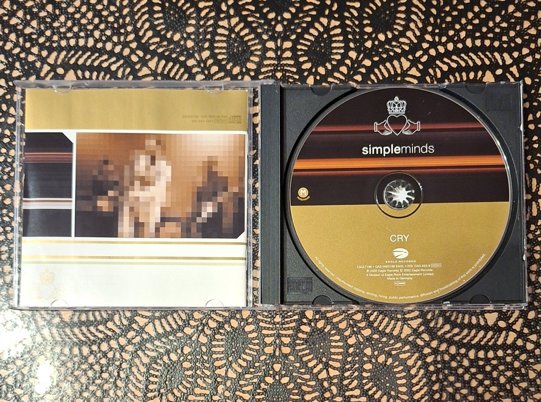 CD: Simple Minds - Cry, UK Rock CD Album 2002 – Usato da Schönenberg TG venduto da breiti12 2
