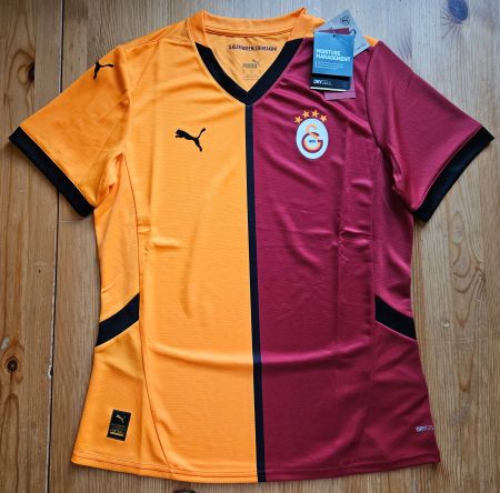 Galatasaray Istanbul Trikot Damen NEU Puma Grösse M Türkei