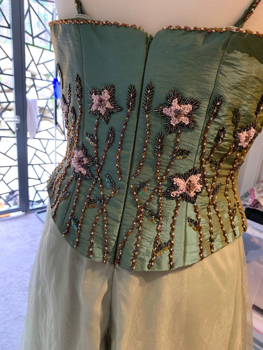 Kleider: Ball Abend Party Kleid Gr.40 Corsage+Rock Seide Taft Perlen – Gebraucht aus Engelburg von mamalanima