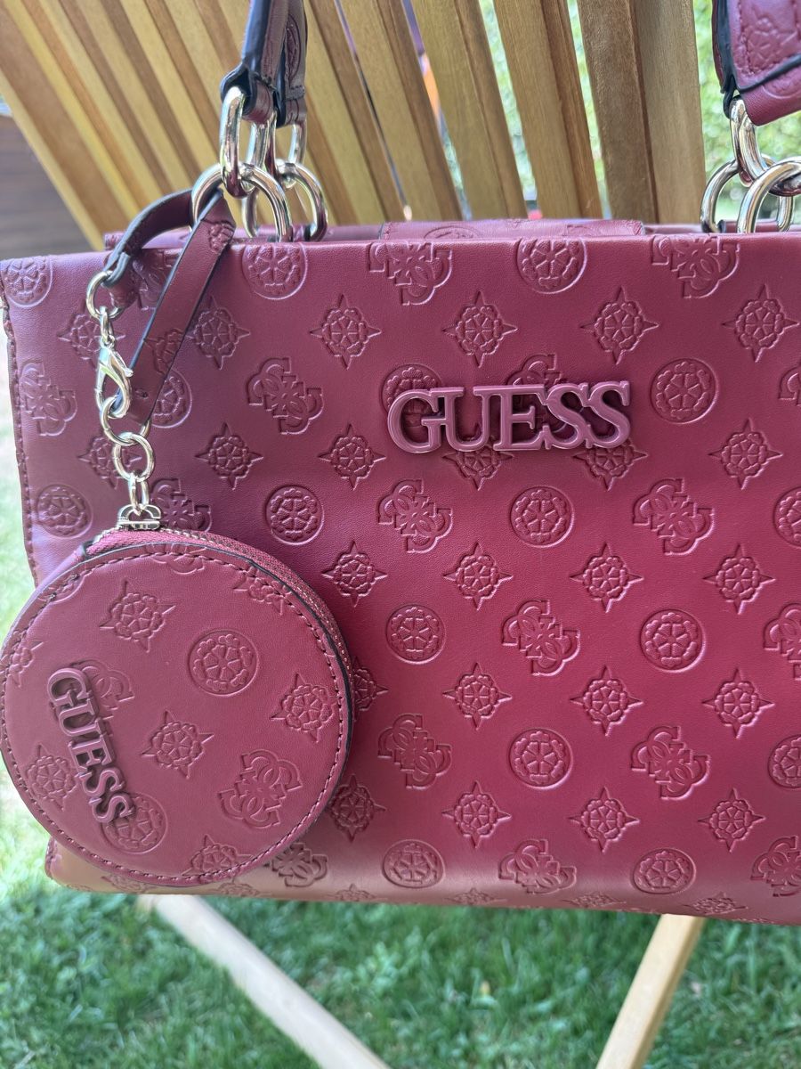Guess Sacs femmes: Sac à main Guess Bordeaux – D'occasion à MASSONGEX par Luluone 1