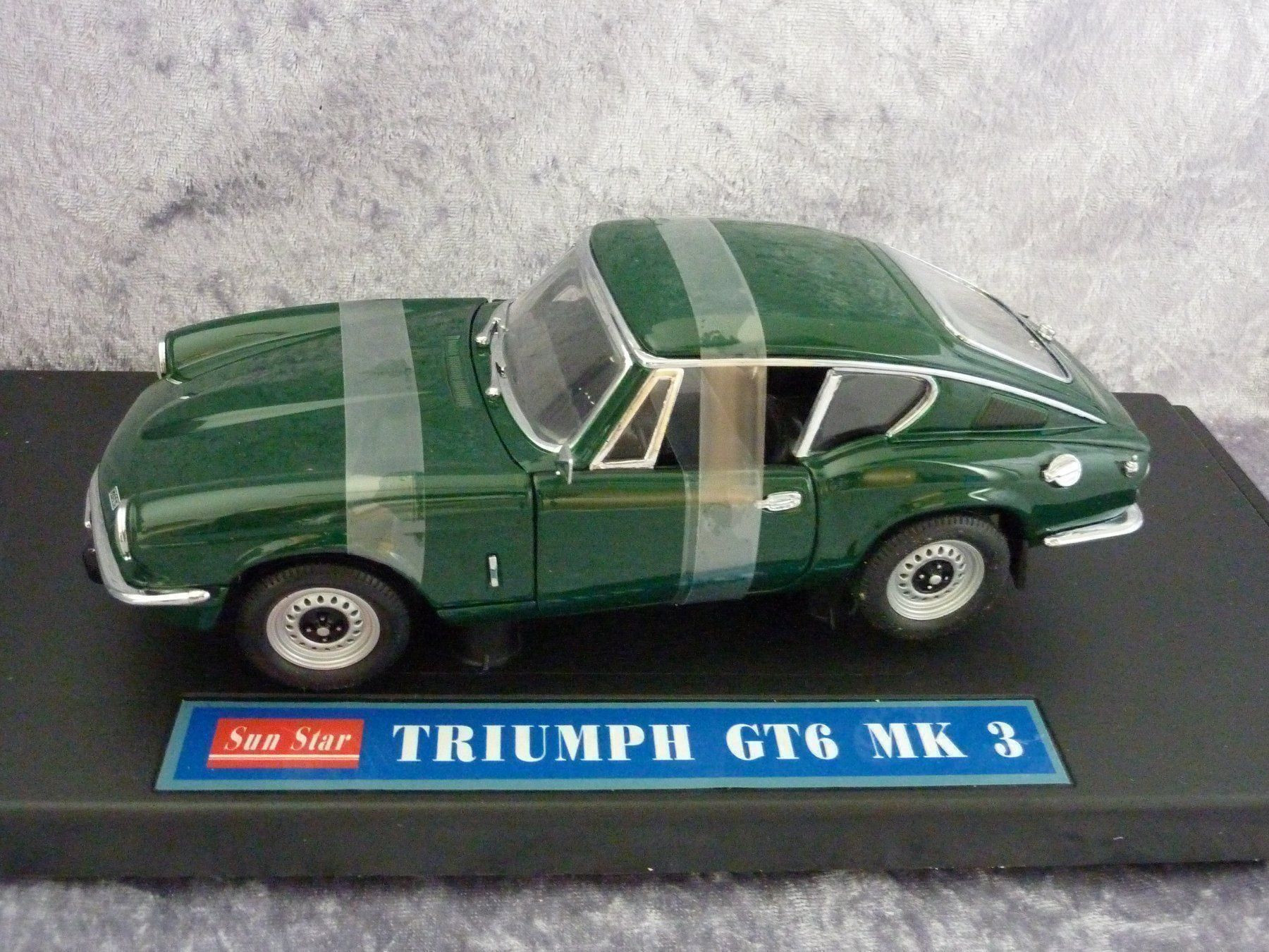 Triumph Modellini d'auto: Triumph GT6 Mk3  1:18 – Nuovo e nell'imballaggio originale da Dürrenäsch venduto da modellautos4you 3