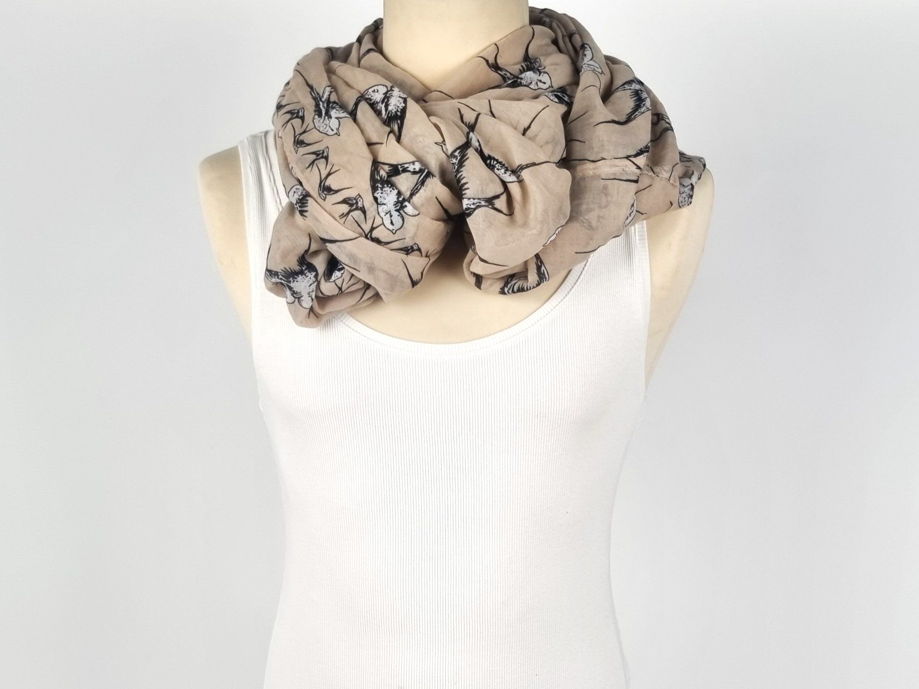 Foulards & écharpes: Schlauchschal mit Vogelsujet – D'occasion à Urtenen-Schönbühl par Restwert_Schoenbuehl 2