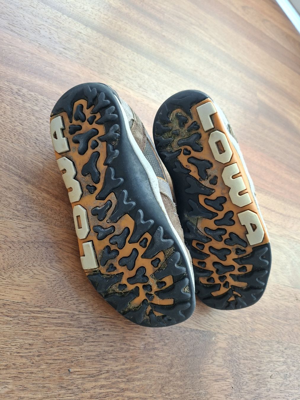 Lowa Scarpe per ragazzi: Trekkingschuhe Grösse 33 Lowa – Usato da Thun venduto da SiHoSt 1