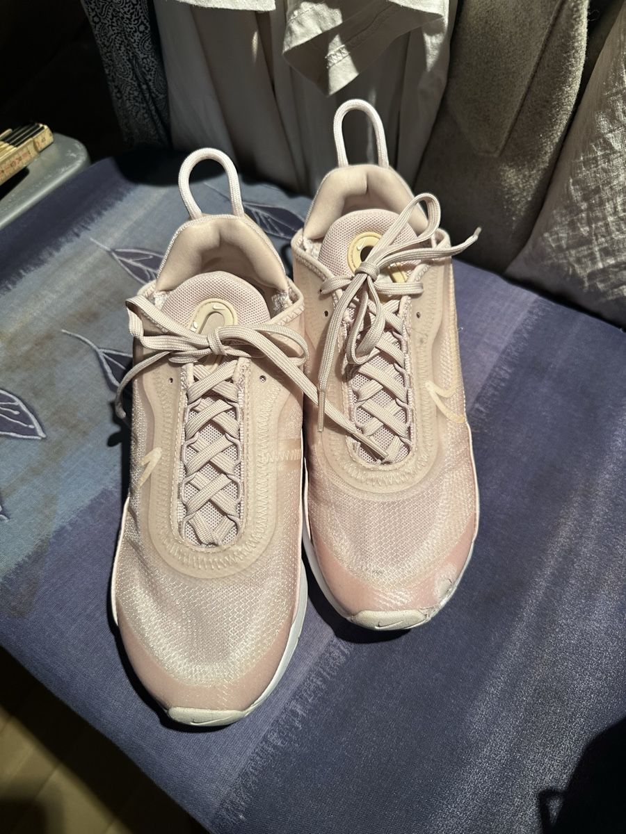 Scarpe da donna: Nike Air Max 2090, Gr. 38.5, hellrosa – Usato da Hohenrain venduto da Flysohighmybutterfly