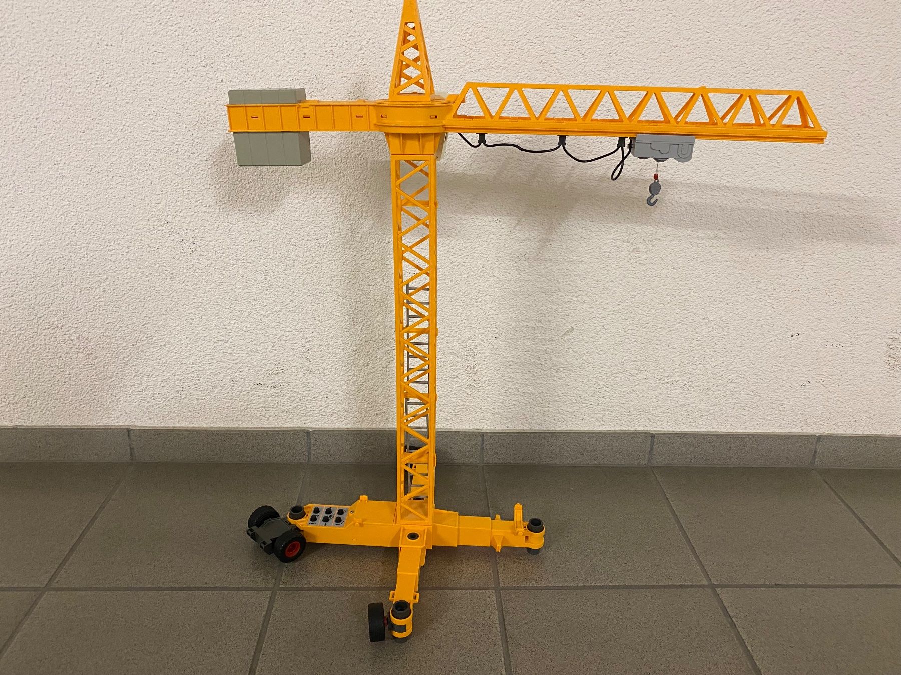 Kräne: Modellkran gelb – Gebraucht aus Eschlikon TG von RamonaSt 3