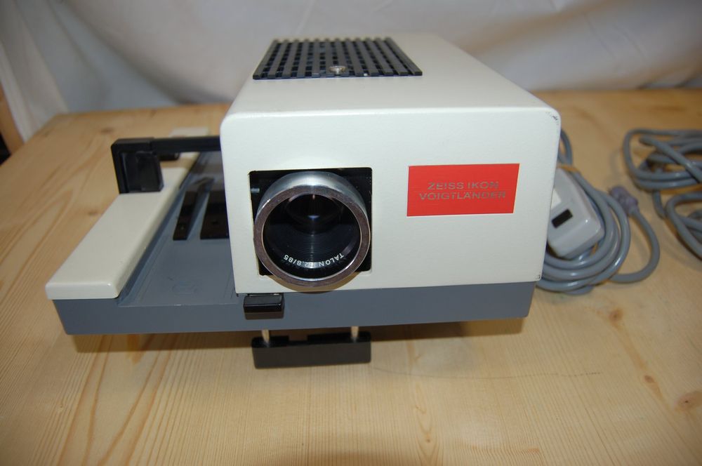 Projecteur De Diapos Vintage ZEISS IKON PERKEO S250 – Pour Pièces / Manuel Seulement