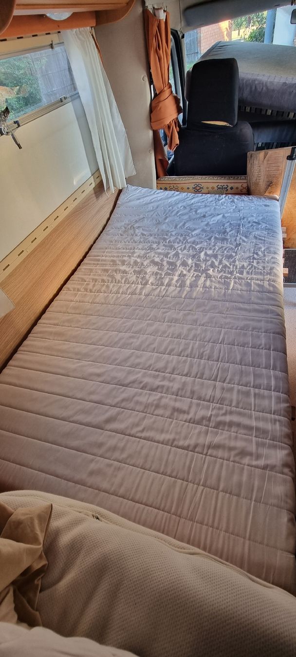 Matelas: Matratze , absolut neuwertig – D'occasion à Engwilen par Liflaors