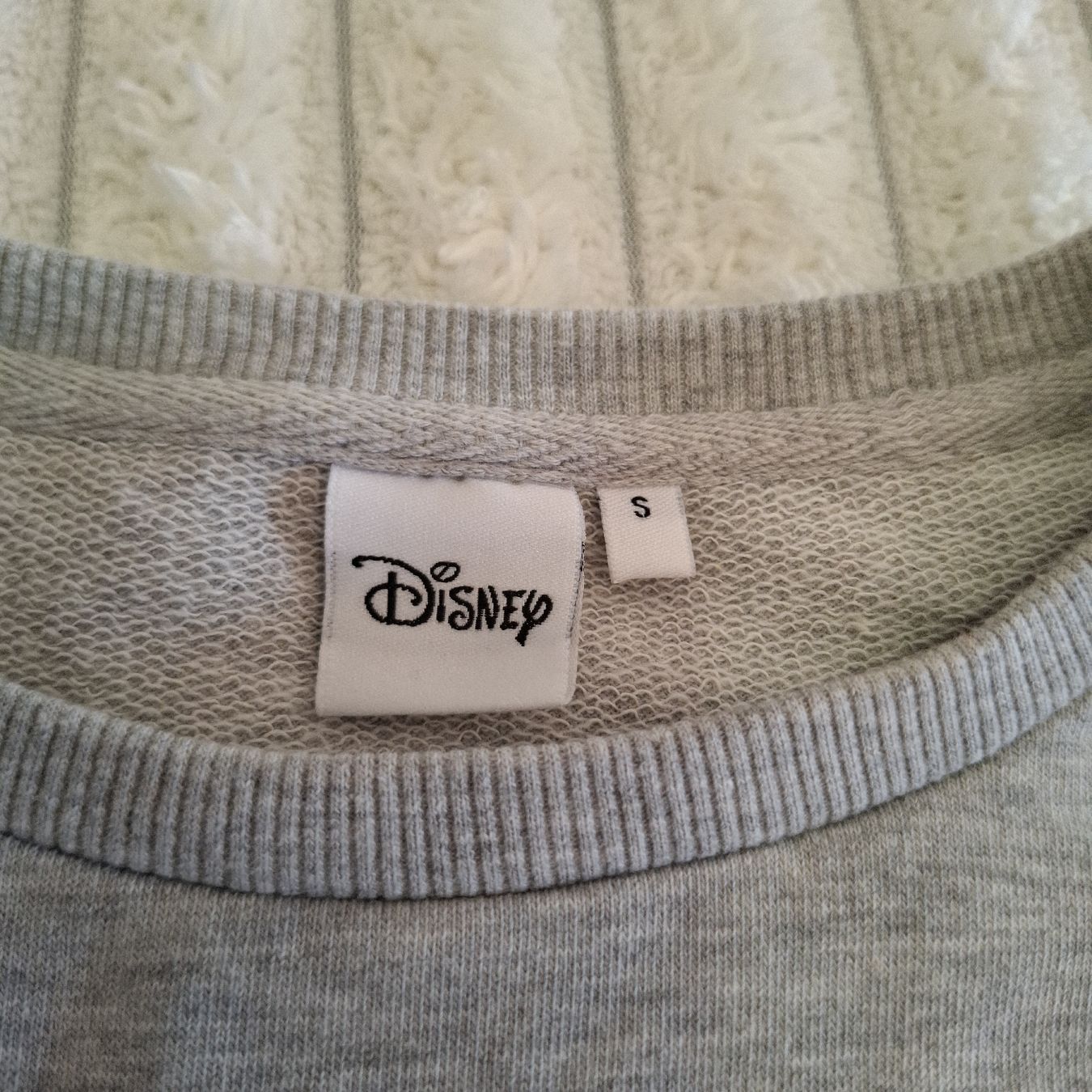 Maglioni & Felpe: Sweatshirt DISNEY Mickey Mouse à Sequins Taille S – Usato da Le Locle venduto da QualiteExpress 3