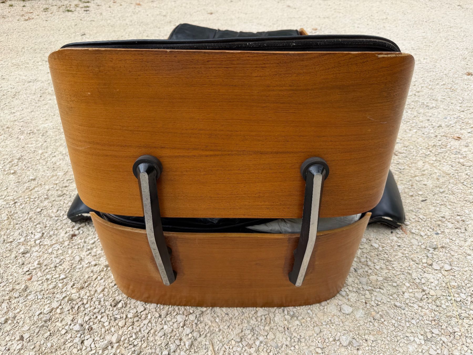 Eames Poltrone: Eames Lounge Chair - Ersatzteilspender – Difettoso da balsthal venduto da Roggenschnarz 2