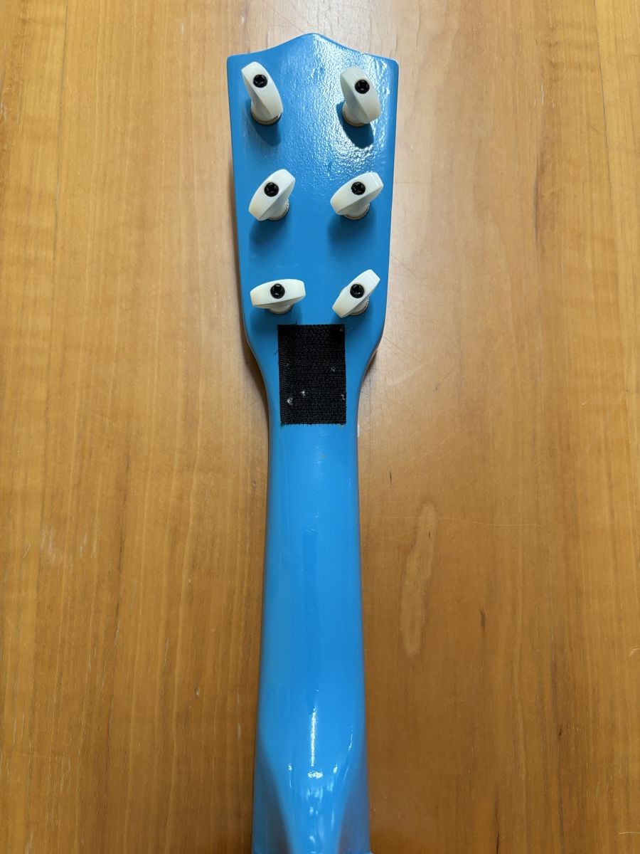Instruments de musique: Ukulele / Gitarre Holz Hellblau Kinder | Gebraucht – D'occasion à Suhr par twt_gb7n 4