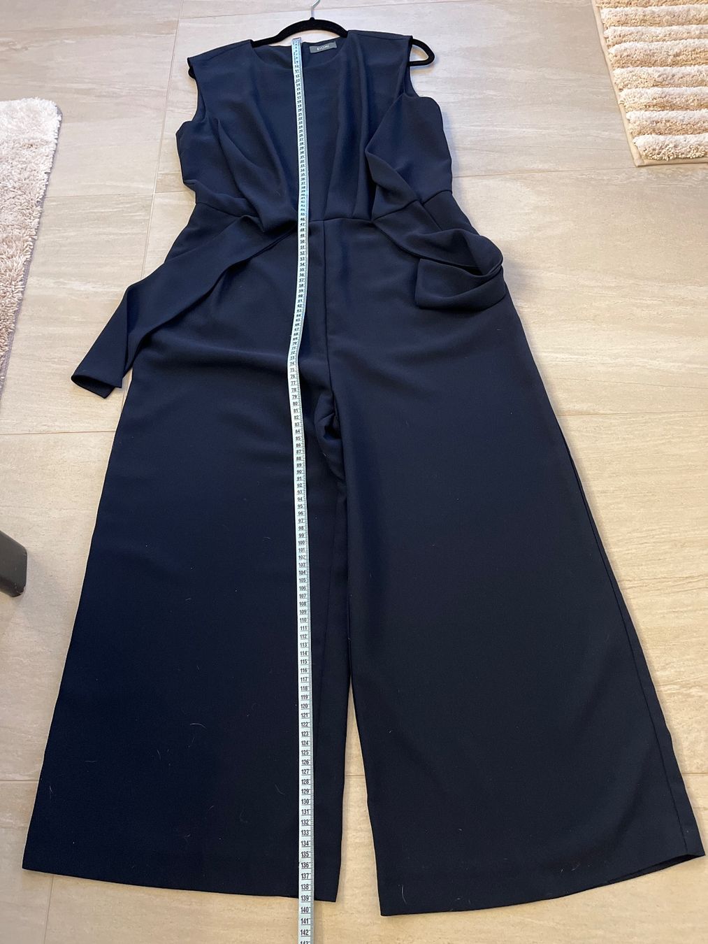 Tute: Jumpsuit Kiomi – Nuovo (secondo la descrizione) da St-Sulpice VD venduto da Twin5 6