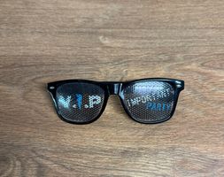 Sonnenbrille schwarz mit Gitter neu guter Zustand