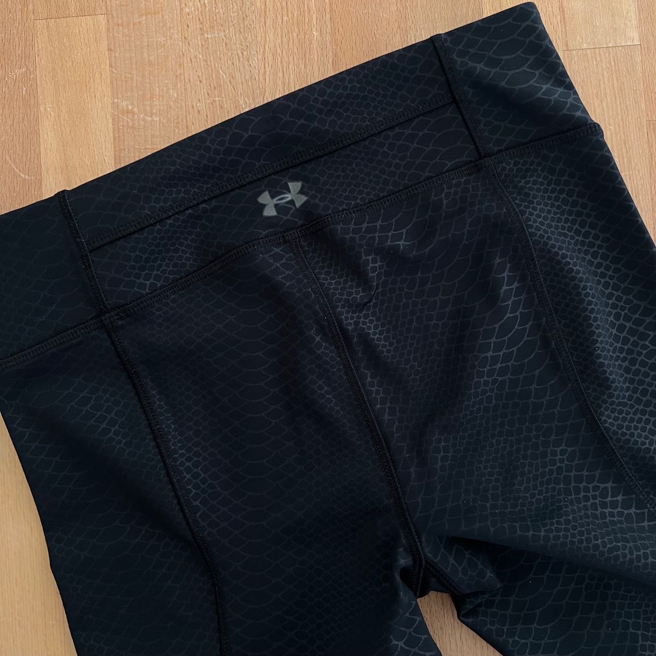 Under Armour Leggings: Leggings de sport Under Armor – Usato da Pully venduto da sunaddict 3