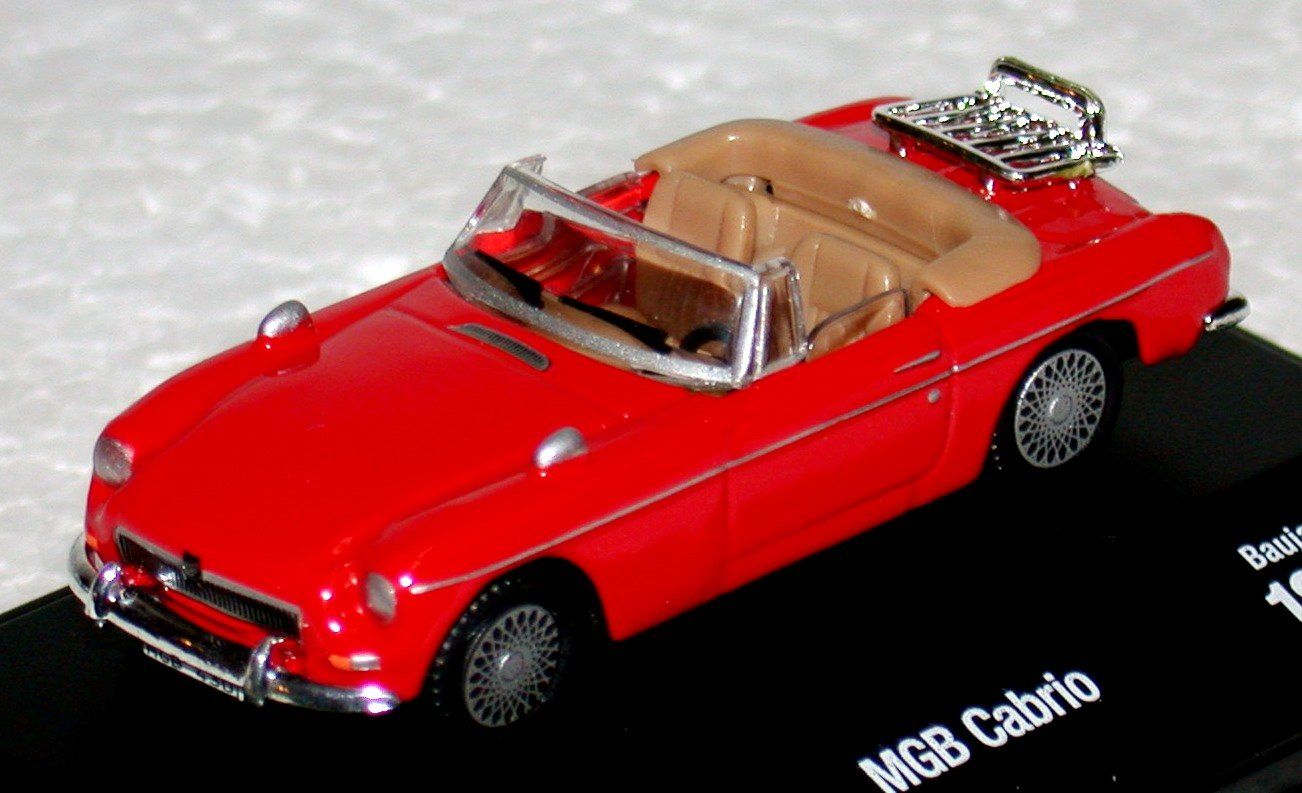MG Modellautos: Collection 2x 1962 MGB Cabrio, 1:72 – Neu und originalverpackt aus Ortschwaben von  1