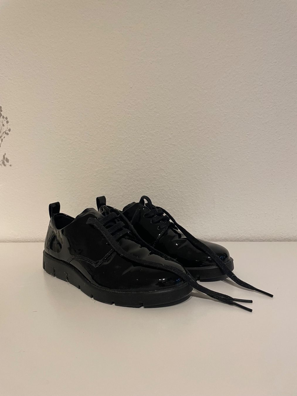Ecco Scarpe da donna: Ecco Schwarze Lack-Schnürschuhe – Usato da Zürich venduto da lau_6htf