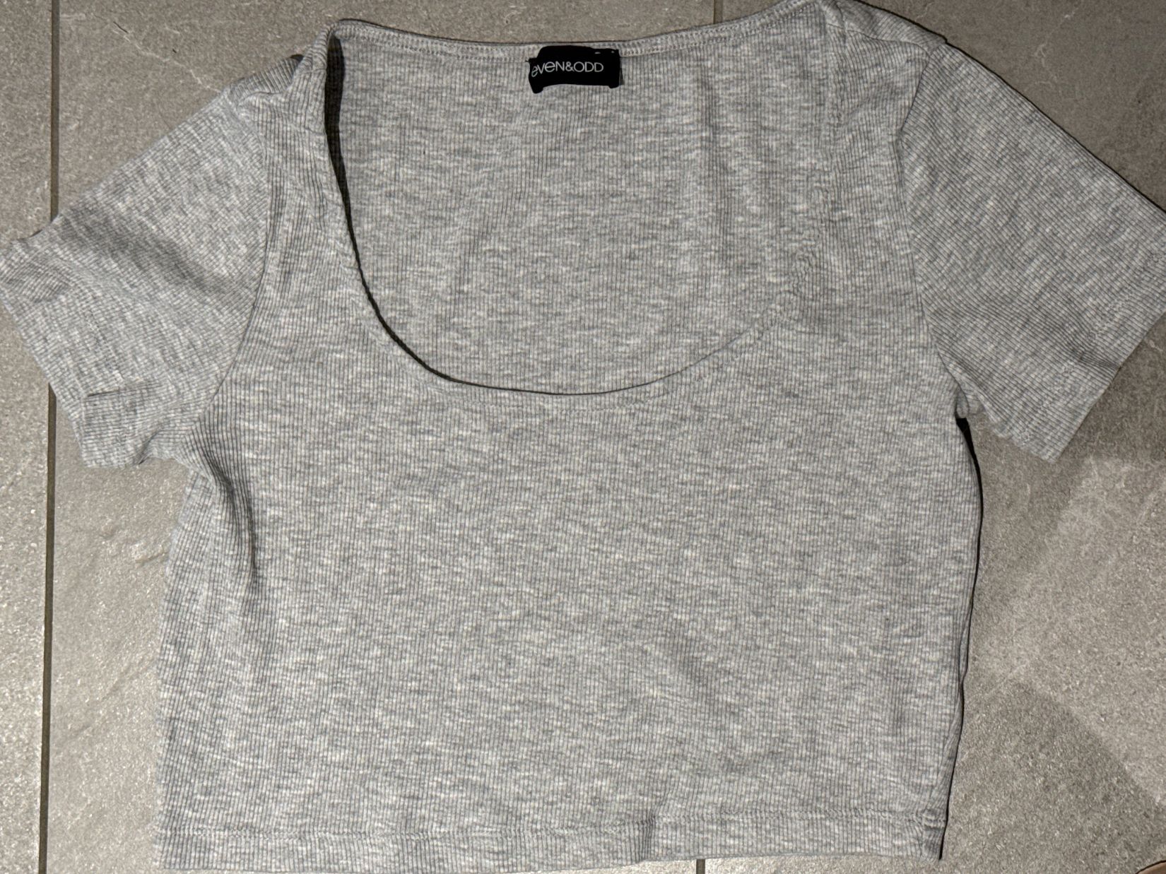 T-shirt: Damen TSHIRT, bauchfrei  Gr. M – Usato da Amriswil venduto da used2use 1