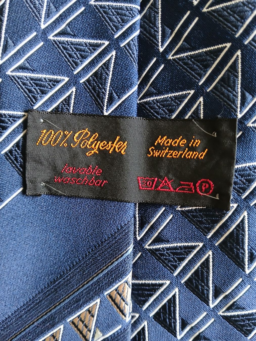 Krawatten: Tie blue polyester geometric pattern made in Switzerland – Gebraucht aus Dübendorf von rol_fm6d 2