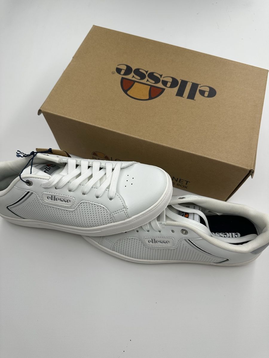 Ellesse Scarpe da uomo: Ellesse Sneaker, Gr. 41, Neu mit Etikett, – Nuovo e nell'imballaggio originale da Luzern venduto da kim221080