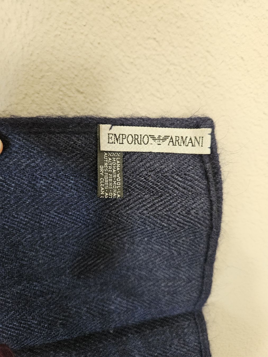 Armani Sciarpe: Emporio Armani Schal  – Usato da Eschenbach SG venduto da MarThu 2