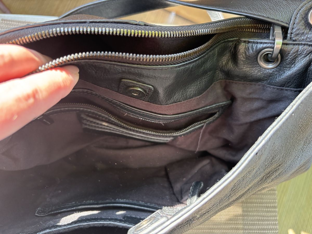 Sacs femmes: Ledertasche mit Schulterriemen – D'occasion à Rosshäusern par monk30 2