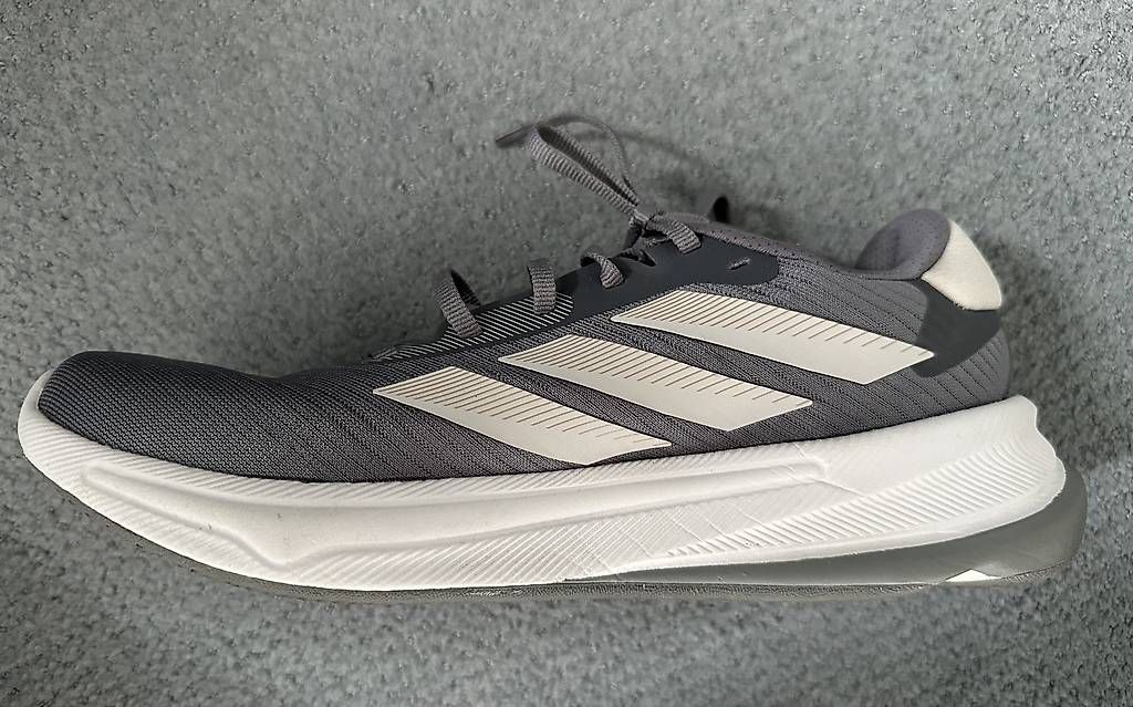 Herrenschuhe: Adidas Laufschuh Ease Dreamstrike grösse 42 – Gebraucht aus Dietikon von Tappsi1 4