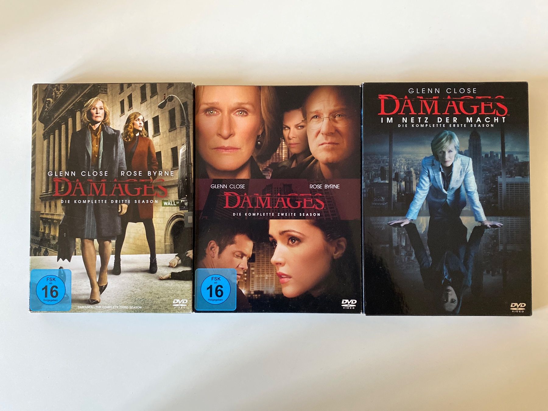 Tutti i DVDs: Damages - Staffeln 1,2,3 – Usato da Buchen im Prättigau venduto da dideldu