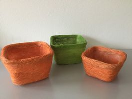 Körbchen aus Sisal, innen mit Plastik