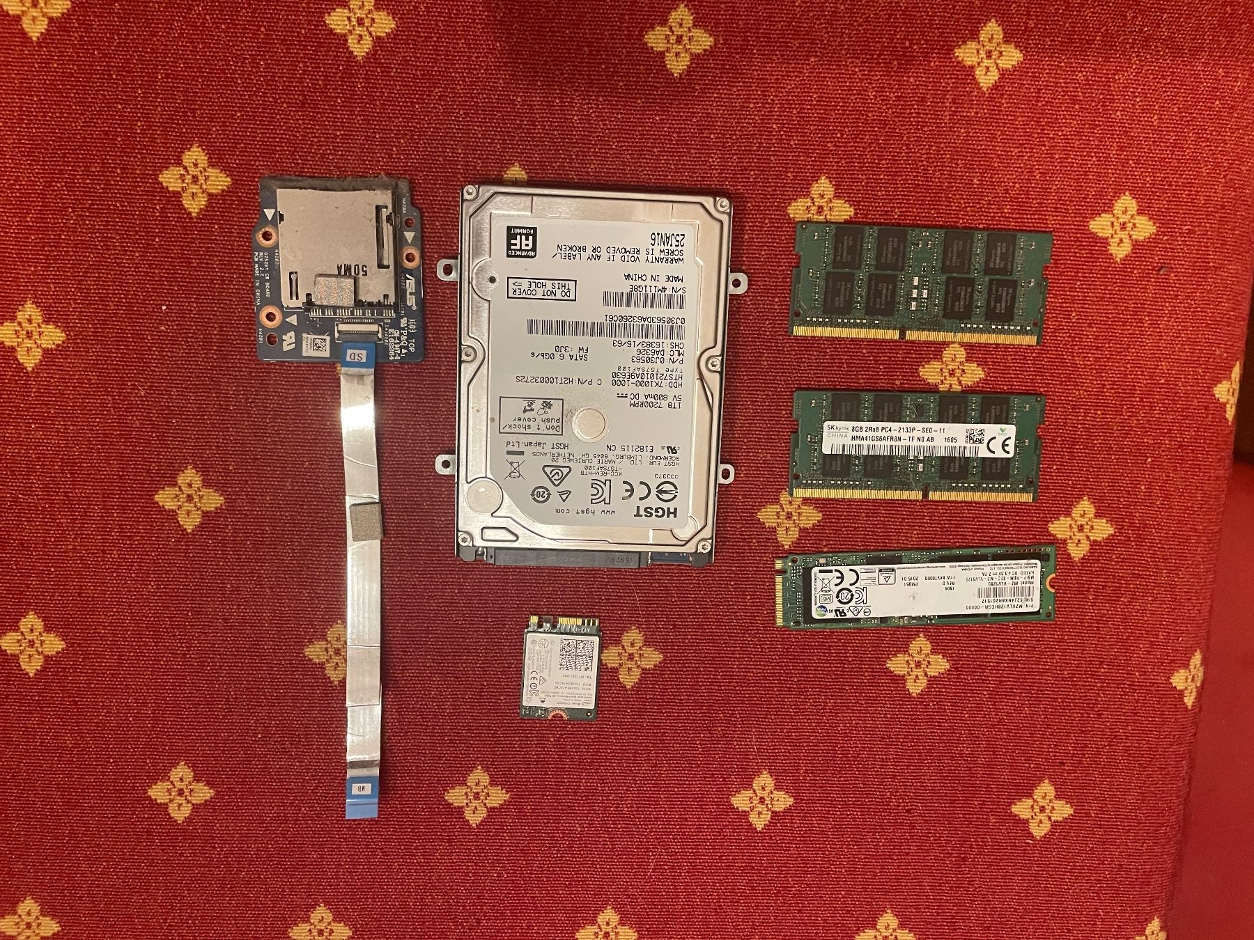 Elektronikbauteile: Composants PC portable – Gebraucht aus Thônex von kar_kh5d