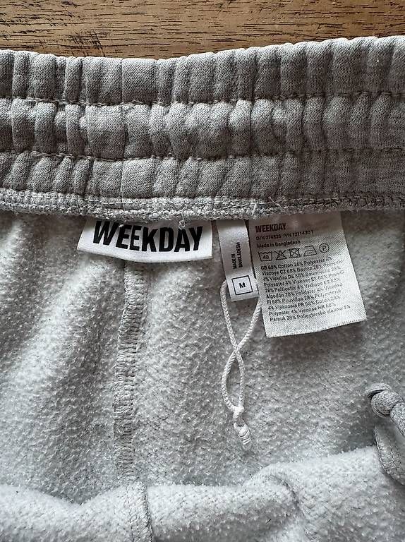 Weekday Pantaloni: Weedday Jogginhose, Traininghose. Grau. Gr. M. – Usato da Zürich venduto da Sunnyflower97 4