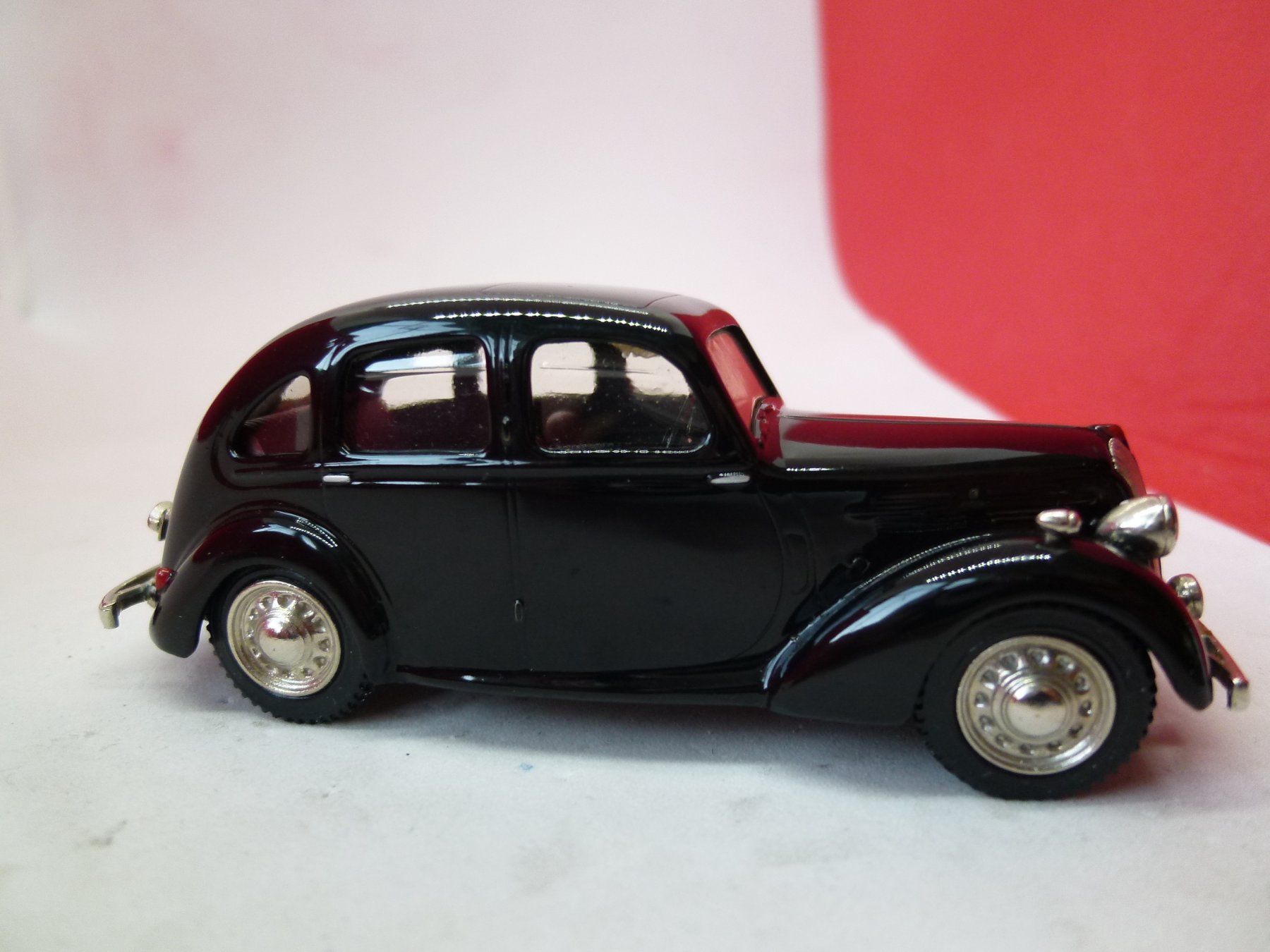 Dinky Toys Modellini d'auto: SOMERVILLE - Standard Flying black -KULT-Modell in roter Box – Nuovo (secondo la descrizione) da Reiden venduto da mondial2 1