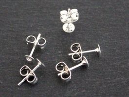10 x Ohrstecker mit 4mm Platte inkl. Verschluss versilbert