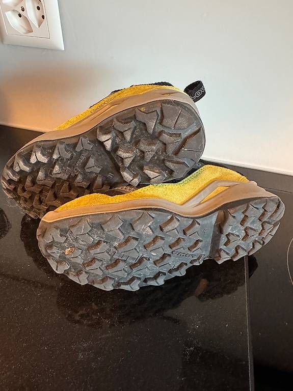 Schuhe für Jungen: Lowa Schuhe Grösse 31 – Gebraucht aus Gelterfingen von myr_bgf6 1
