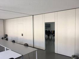 Hochwertige Rusconi Schiebetrennwand / Faltwand + Schienen