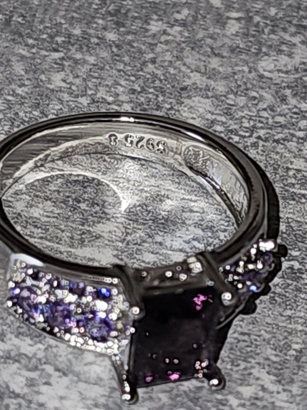 Anelli: Eleganter Ring mit lila Stein, Grösse 58, ideales Geschenk – Usato da Herzogenbuchsee venduto da tgi_rln7 2