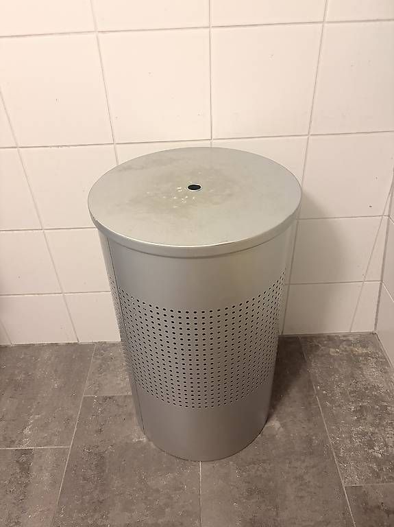 Wäschekörbe: Wäschekorb silber – Gebraucht aus St. Gallen von ryo83