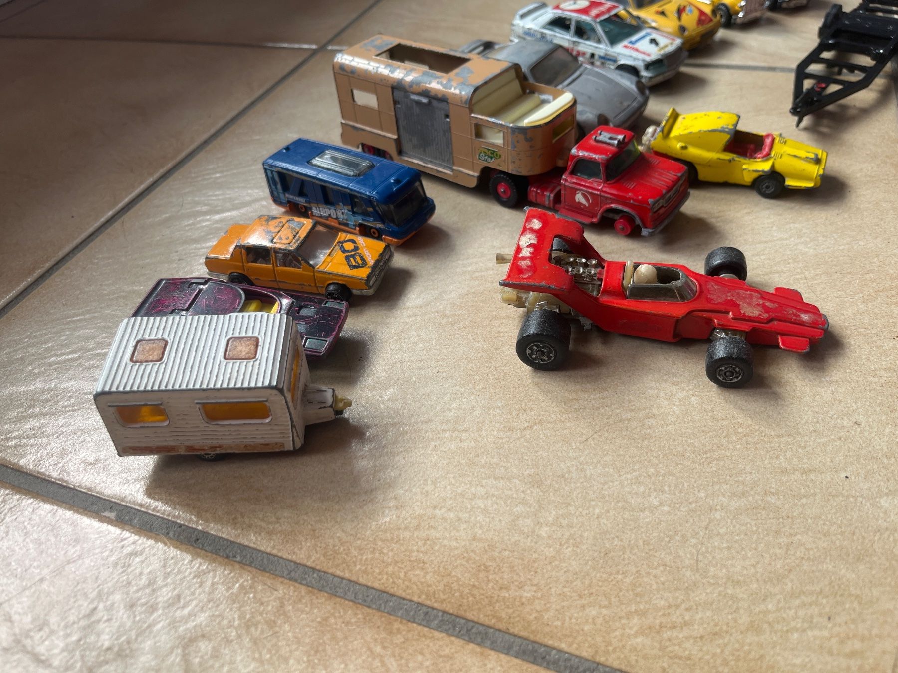 Bburago Modellini d'auto: Lot de modèles réduits BURAGO, MC Toy, SIKU, MATCHBOX... – Usato da Vernayaz venduto da Darkfrost 1