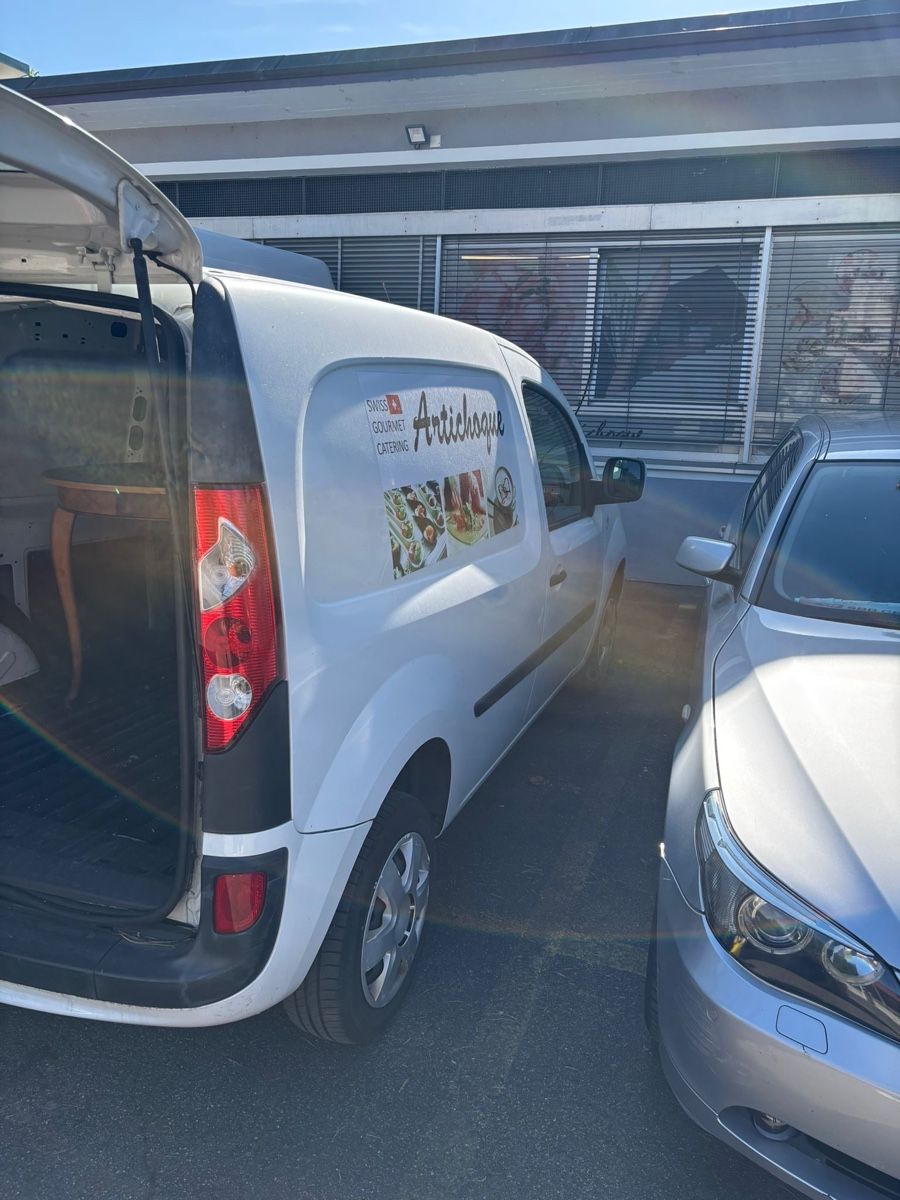 Renault Automobili: Renault Kangoo – Usato da Dübendorf venduto da tay_jcn7 1