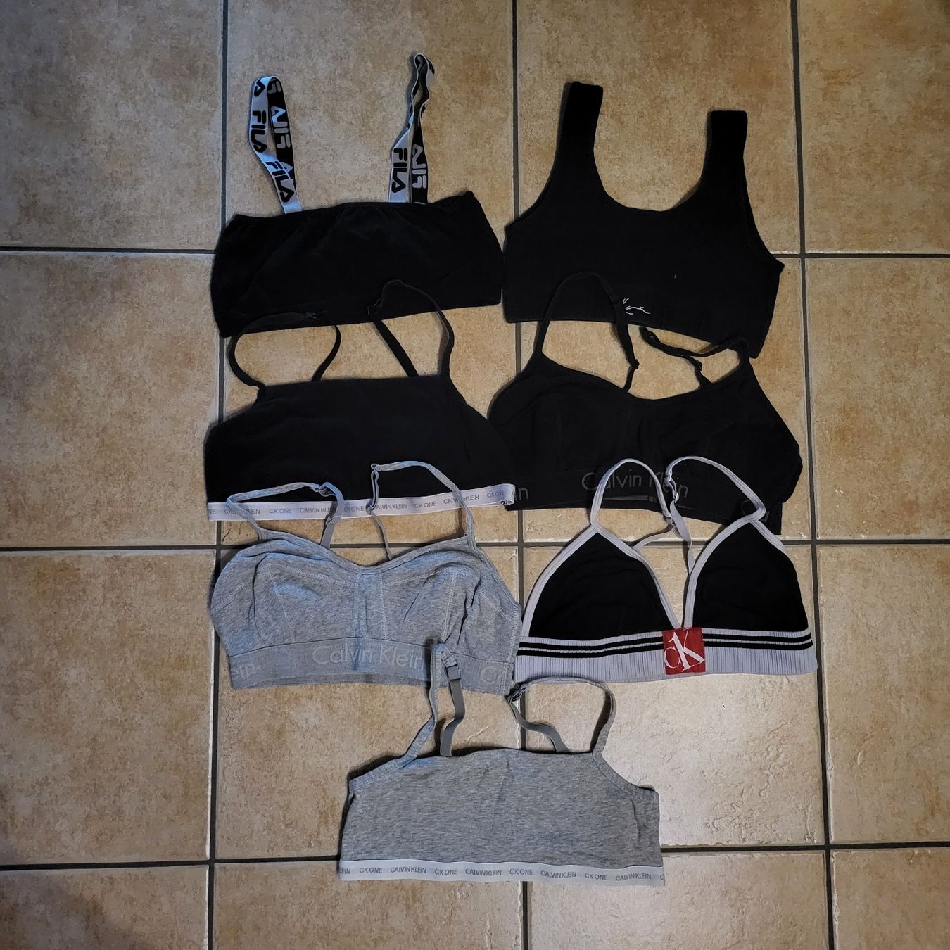Altra biancheria intima: lot 10 pces taille 40-42 – Usato da Sion venduto da Oonathoo 1