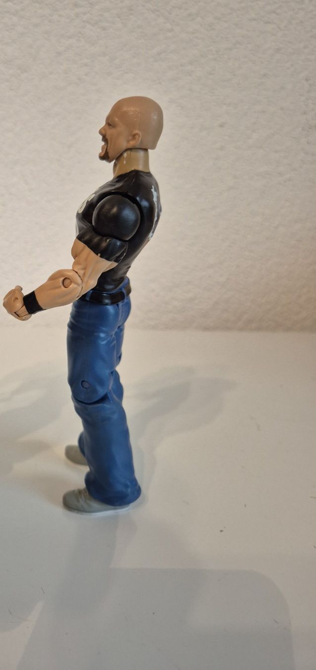 WWE Statuette: WWE Basic Series 29 Stone Cold Steve Austin 2011 – Usato da Buchs SG venduto da Bray_Law 1