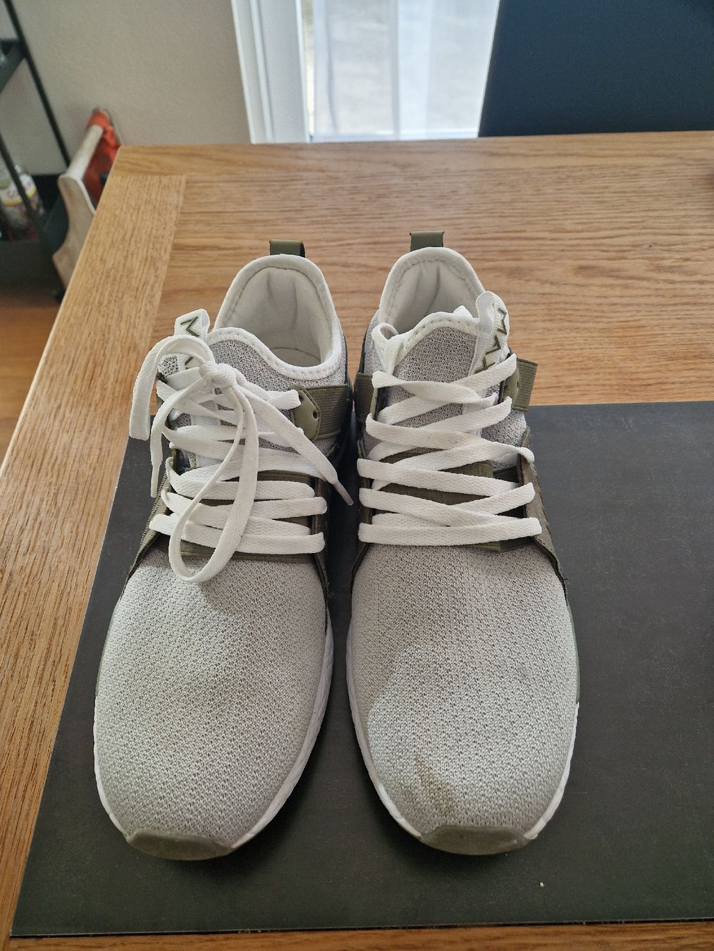 Scarpe da uomo: MAX Sneaker, Grösse 43, – Usato da Gwatt (Thun) venduto da Dalugholz