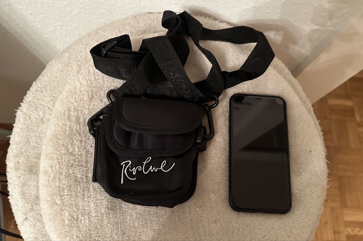 Rip Curl Taschen für Damen: Rip Curl mini Umhängetasche Schwarz – Neu (gemäss Beschreibung) aus Zürich von Rammis 1